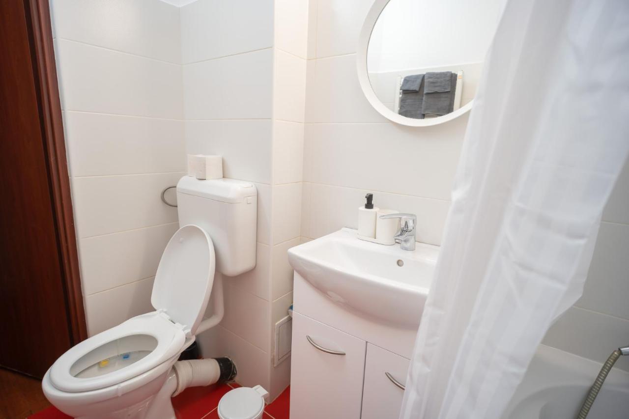Spacious 2Br Dristor Apartment Bucharest Exterior photo
