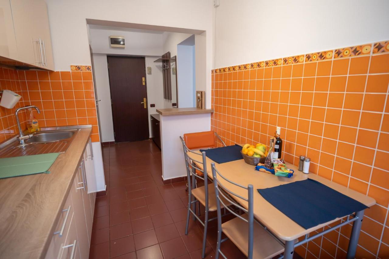 Spacious 2Br Dristor Apartment Bucharest Exterior photo